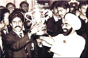Zail Singh with 1983 World Cup Winner
